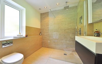 Travaux de plomberie à Cannes : douche et baignoire